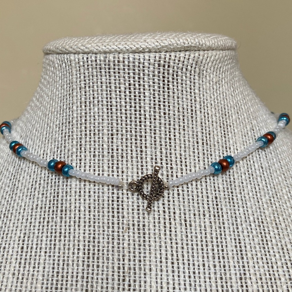 Handmade beaded choker - Picture 3 of 3